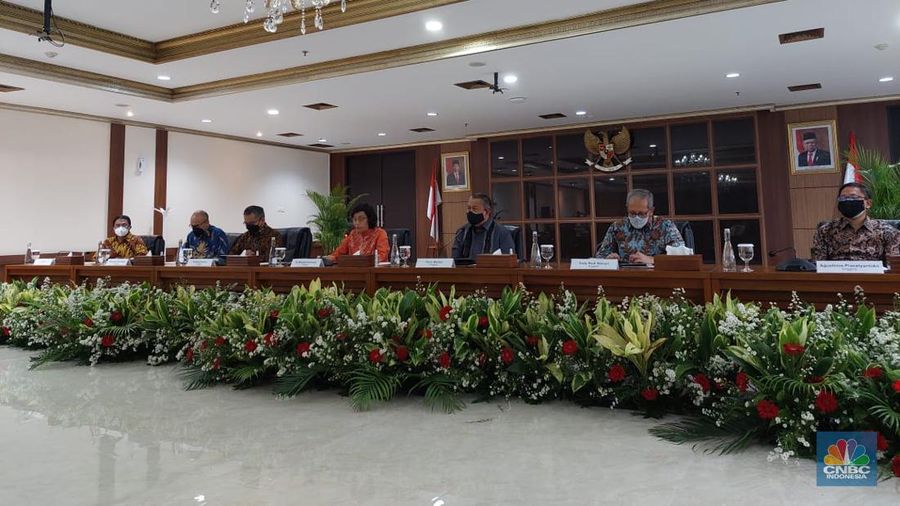 Konfrensi Peres Penetapan Pansel OJK (CNBC Indonesia/ Syahrizal Sidik)