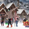 Asyik Main Salju Saat Libur di Trans Snow World Bekasi