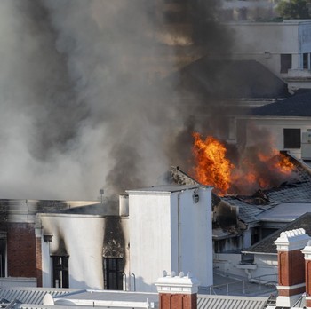 Gedung Palemen Afrika Selatan Terbakar, Begini Kondisinya