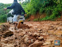 Sempat Viral! 'Jalan Neraka' Ditargetkan Jokowi Tuntas 2024