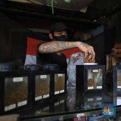 Orang RI Beralih ke Rokok Murah, Setoran Cukai Mulai Lesu!
