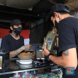 Masyarakat RI Ramai Pindah ke Rokok Murah, Ini Respons Bea Cukai