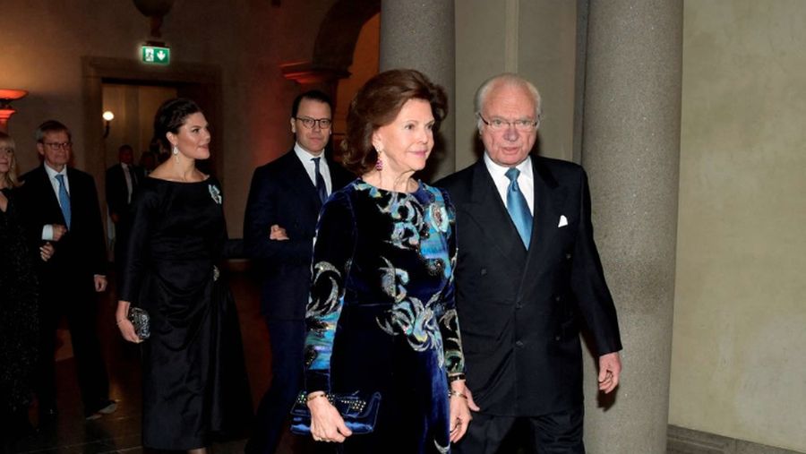 foto/Raja dan ratu Swedia terjangkit COVID-19/ Anders Wiklund/TT News Agency/via REUTERS