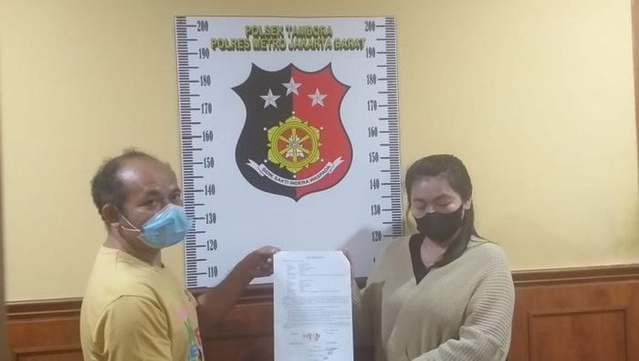 Kasus penganiayaan yang melibatkan eks driver GrabCar, Godelfridus Janter dan seorang penumpangnya, Novia Tambrani telah berujung damai. Sebelumnya kasus ini sempat ramai hingga saling lapor polisi.