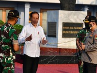 Jokowi Terbang ke Jambi: Sebar BLT Migor, Hingga Tinjau Candi