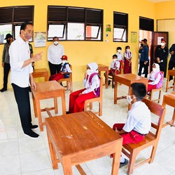 Heboh Risiko Vaksin Anak Ditanggung Orang Tua, Jokowi Geram!