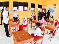 Heboh Risiko Vaksin Anak Ditanggung Orang Tua, Jokowi Geram!
