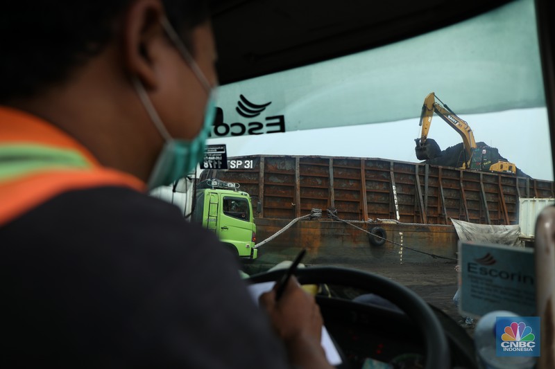Batubara, Kapal angkut batubara (CNBC Indonesia/Tri Susilo)