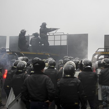 Mencekam! Potret Terkini Kazakhstan, Mobil & Gedung Dibakar