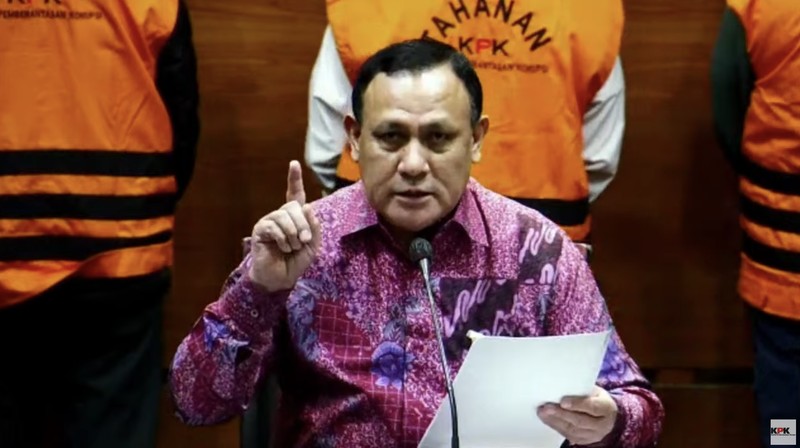 Konferensi Pers Kegiatan Tangkap Tangan Walikota Bekasi Konferensi Pers Kegiatan Tangkap Tangan Walikota Bekasi (Tangakapan Layar Youtube KPK RI)