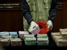 Walkot Bekasi Tersangka, Ini Barbuk Tumpukan Uang Rp 3 Miliar
