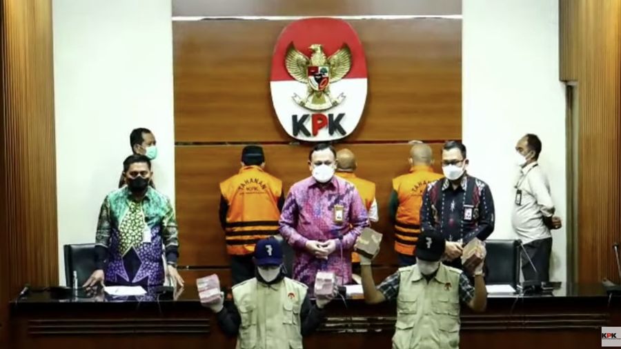Konferensi Pers Kegiatan Tangkap Tangan Walikota Bekasi Rahmat Effendi  (Tangakapan Layar Youtube KPK RI)