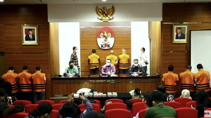 Konferensi Pers Kegiatan Tangkap Tangan Walikota Bekasi (Tangakapan Layar Youtube KPK RI)