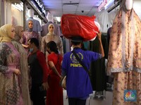 'Raksasa' Sritex Terlilit Utang, Ada Apa Industri Tekstil?