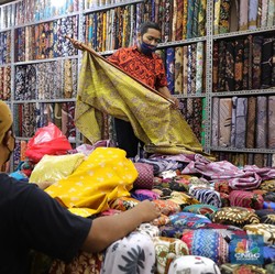 Siap-Siap Bunda, Harga Baju Lebaran Bakal Naik!