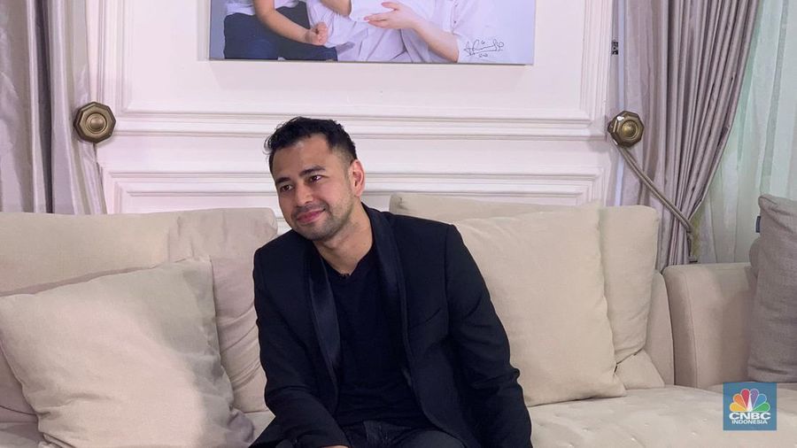 Raffi Ahmad (վ/ Valentina Angel)
