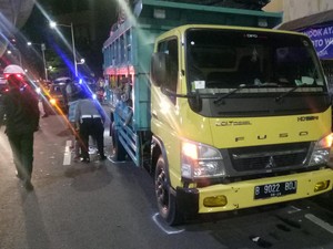 Heboh Turis di Bali Curi Truk, Tabrak Palang Pintu Tol-Kendaraan Lain