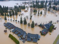 Amerika Banjir, Rumah - Mobil Tenggelam!