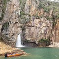 Mengerikan! Tebing Batu Tiba-Tiba Ambruk, 6 Wisatawan Tewas