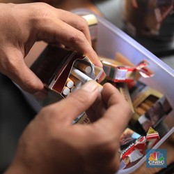 Produksi Rokok RI 'Ambruk', Ada Fenomena Apa ini?