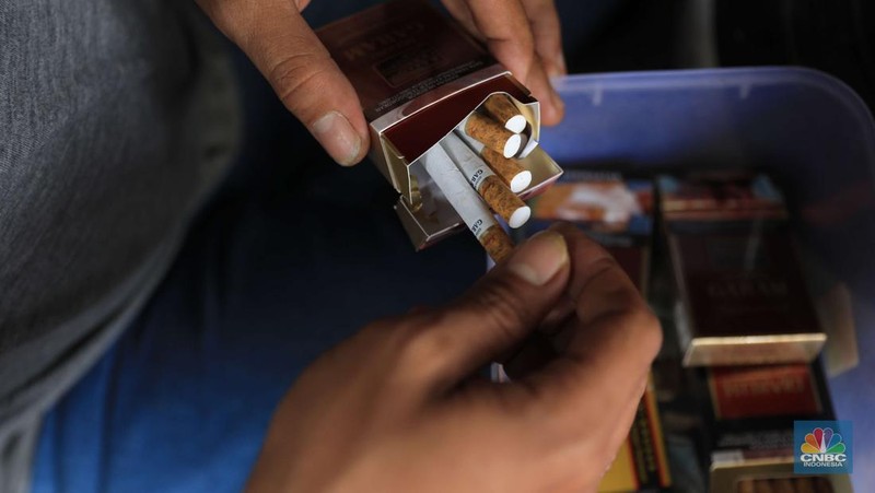 Ilustrasi penjual rokok di Jakarta (CNBC Indonesia/Muhammad Sabki)