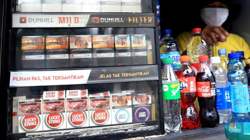Ilustrasi penjual rokok di Jakarta (CNBC Indonesia/Muhammad Sabki)
