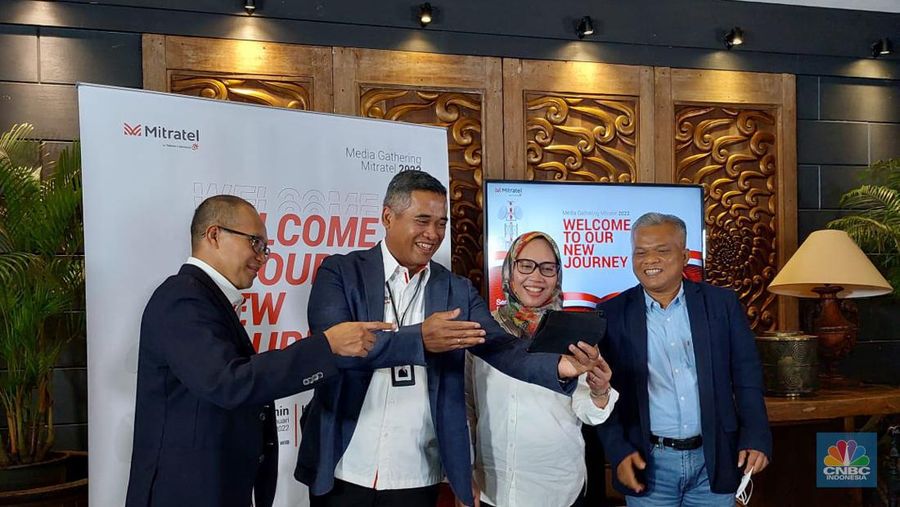 Emiten menara telekomunikasi, PT  Dayamitra  Telekomunikasi  Tbk  (MTEL) berencana membagikan dividen dengan rasio maksimal 70% dari perolehan laba bersih perseroan sepanjang tahun 2021.