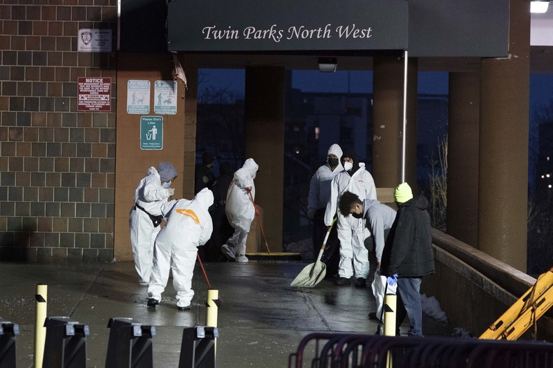 Kebakaran apartemen di New York City menewaskan 19 orang. (via REUTERS/Tanisha Ashe)