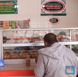 PPKM Level 3 Jabodetabek, Makan di Warteg Jadi Lebih Singkat