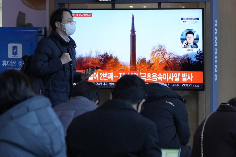 Uji tembak rudal hipersonik di lokasi Korea Utara. (via REUTERS/KCNA) Uji tembak rudal hipersonik di lokasi Korea Utara. (via REUTERS/KCNA)