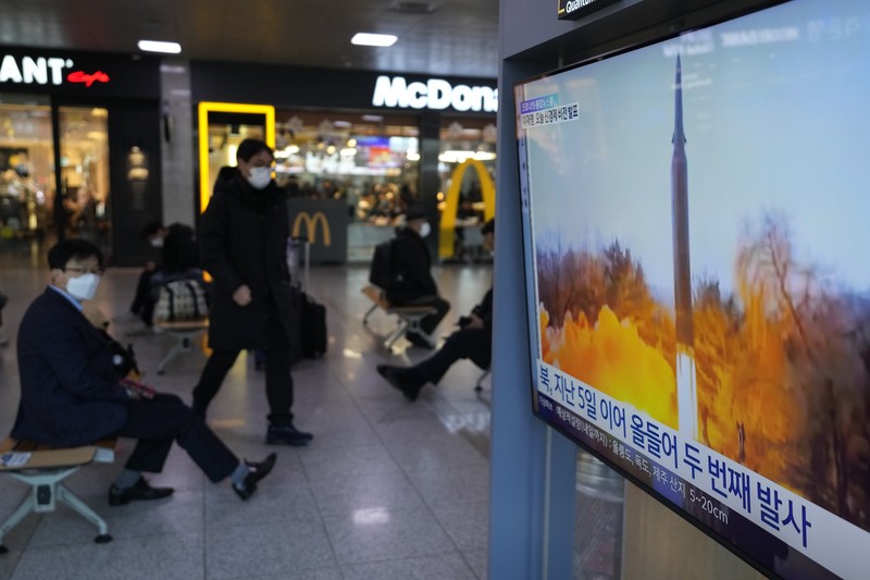 Uji tembak rudal hipersonik di lokasi Korea Utara. (via REUTERS/KCNA) Uji tembak rudal hipersonik di lokasi Korea Utara. (via REUTERS/KCNA)