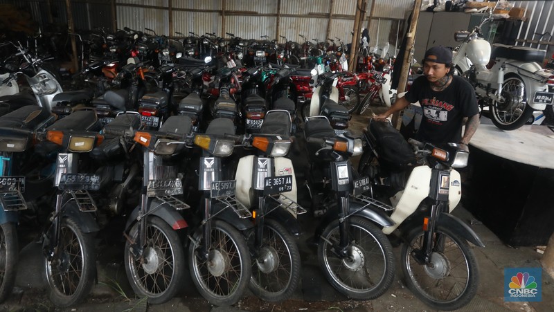 Kolektor motor tua (CNBC Indonesia/Andrean Kristianto)
