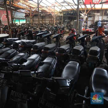 Penampakan Gudang 'Harta Karun' Motor-Motor Jadul di Tangsel
