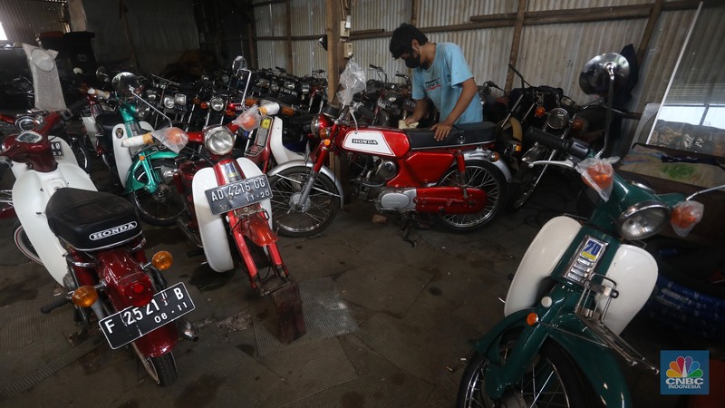 Kolektor motor tua (CNBC Indonesia/Andrean Kristianto)