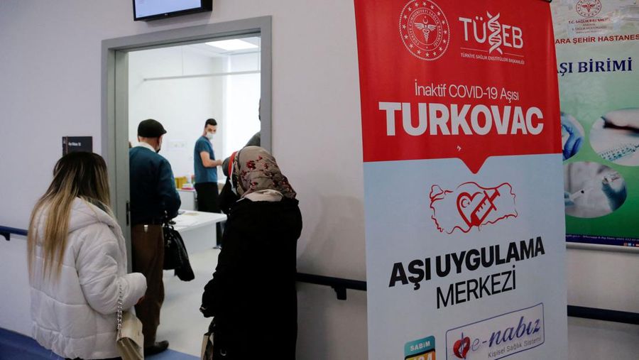 Lonjakan kasus covid di Prancis (AP/Michel Euler)