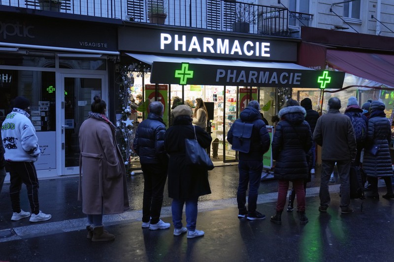 Lonjakan kasus covid di Prancis (AP/Michel Euler)