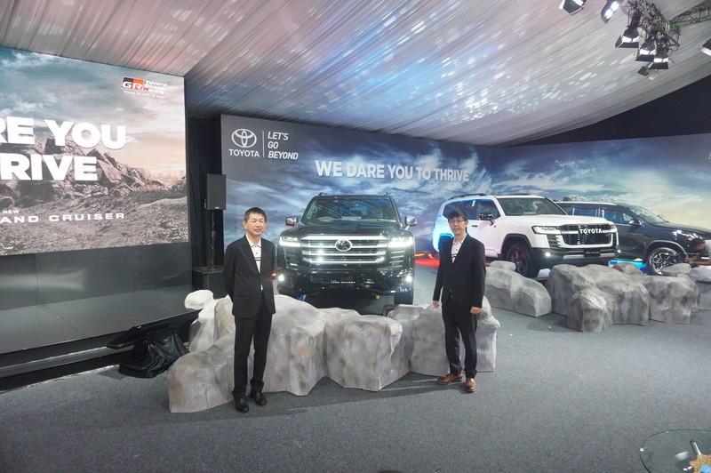 All New Land Cruiser dan New Fortune (CNBC Indonesia/Ferry Sandi) All New Land Cruiser dan New Fortune (CNBC Indonesia/Ferry Sandi)