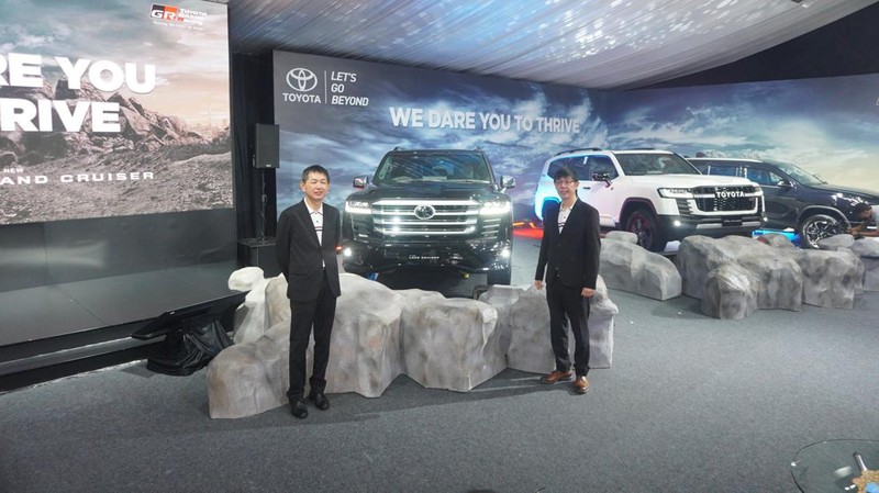 All New Land Cruiser dan New Fortune (CNBC Indonesia/Ferry Sandi)