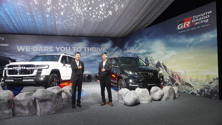 All New Land Cruiser dan New Fortune PT Toyota-Astra Motor (TAM) All New Land Cruiser dan New Fortune PT Toyota-Astra Motor (TAM)