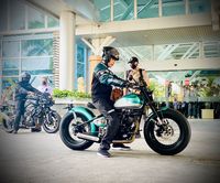 Ini Gaya Jokowi Naik Motor Custom Terbaru Di Mandalika