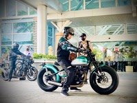 Ini Gaya Jokowi Naik Motor Custom Terbaru di Mandalika