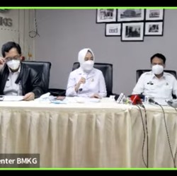 Antisipasi Tsunami, BMKG Mulai Pantau Aktivitas Gunung Api