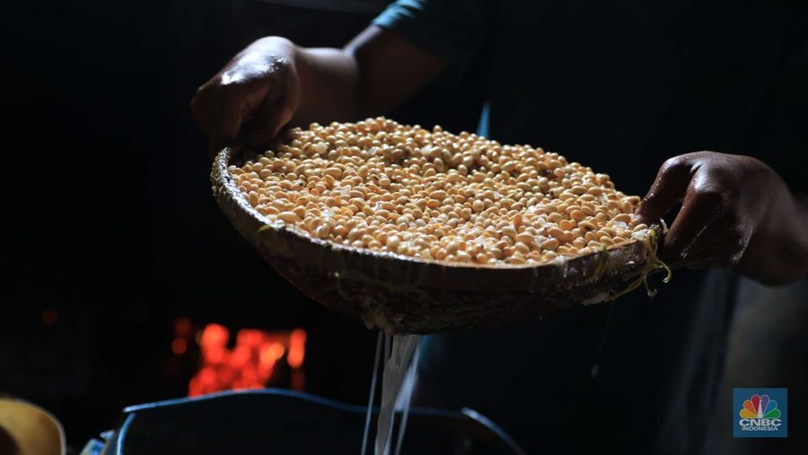 Pabrik tempe di kawasan Sunter, Jakarta (CNBC Indonesia/Muhammad Sabki)