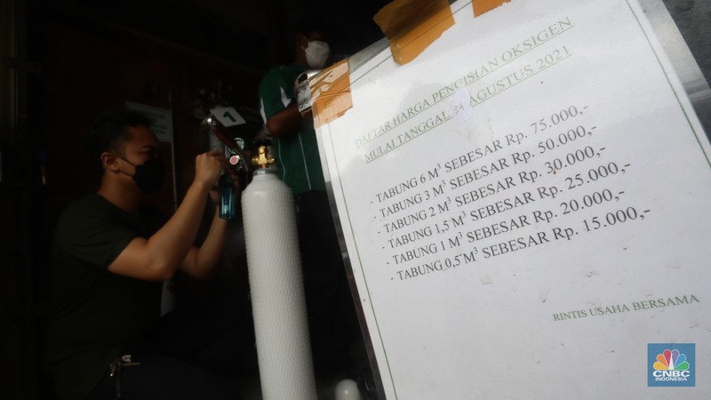 Penjual tabung oksigen (CNBC Indonesia/Andrean Kristianto)