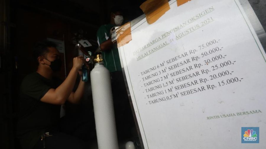 Penjual tabung oksigen (CNBC Indonesia/Andrean Kristianto)