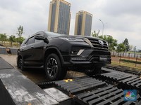 Ini Bedanya 'Mobil Pejabat' Palisade, Pajero & Fortuner