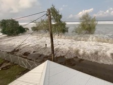 Ngeri! Tsunami Tonga Capai AS & Jepang, Sampai ke RI?