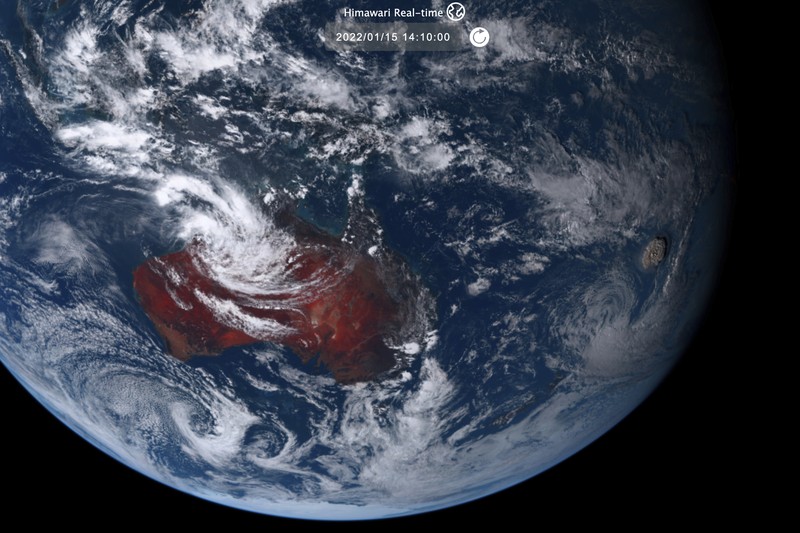 Satelit cuacamenunjukkan sebelum letusan gunung berapi bawah laut di negara Pasifik Tonga Gambar Planet SkySat pada 7 Januari 2022 menunjukkan kepulan asap mengepul dari gunung berapi bawah laut Hunga Tonga-Hunga Ha'apai beberapa hari sebelum letusannya pada 15 Januari, di Hunga Tonga-Hunga Ha'apai. (Planet Labs PBC/via REUTERS)