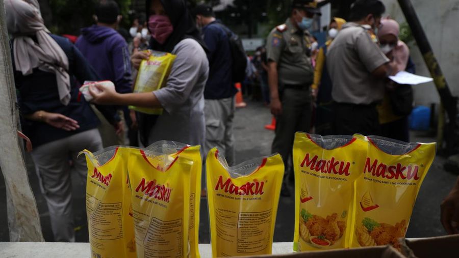 Bazar Minyak Goreng Murah (CNBC Indonesia/Tri Susilo)