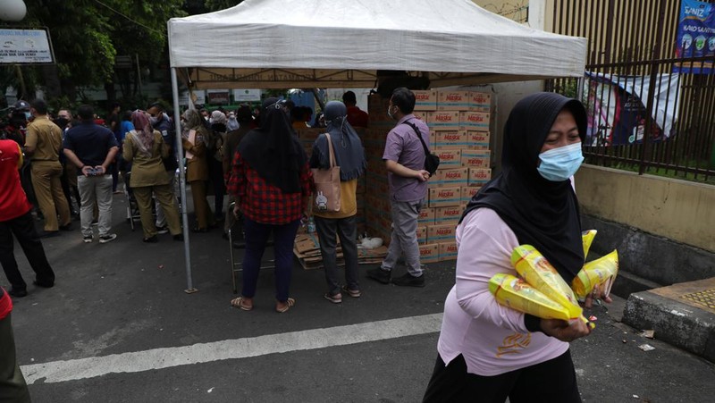 Bazar Minyak Goreng Murah (CNBC Indonesia/Tri Susilo)